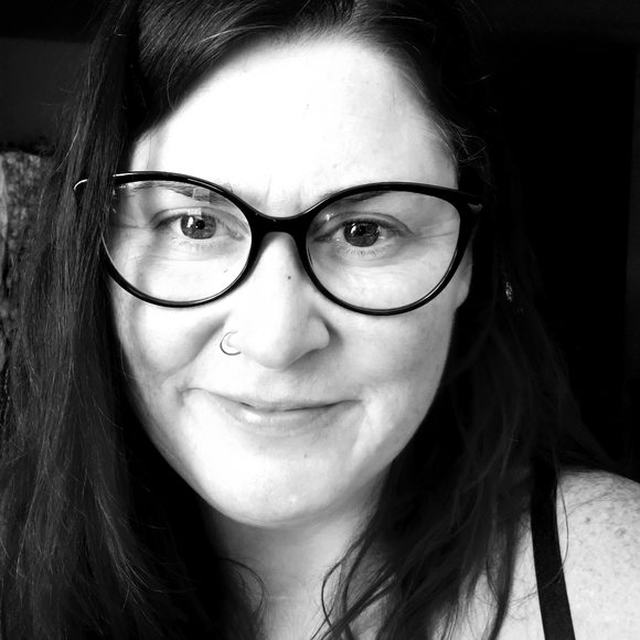 Meet your Posher, Jessica - Picture 2 of 2